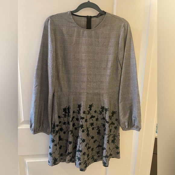 ZARA Dress Gray Check Balloon Sleeve Embroidered Green Detail, Size M- 4437/269 - Picture 6 of 6